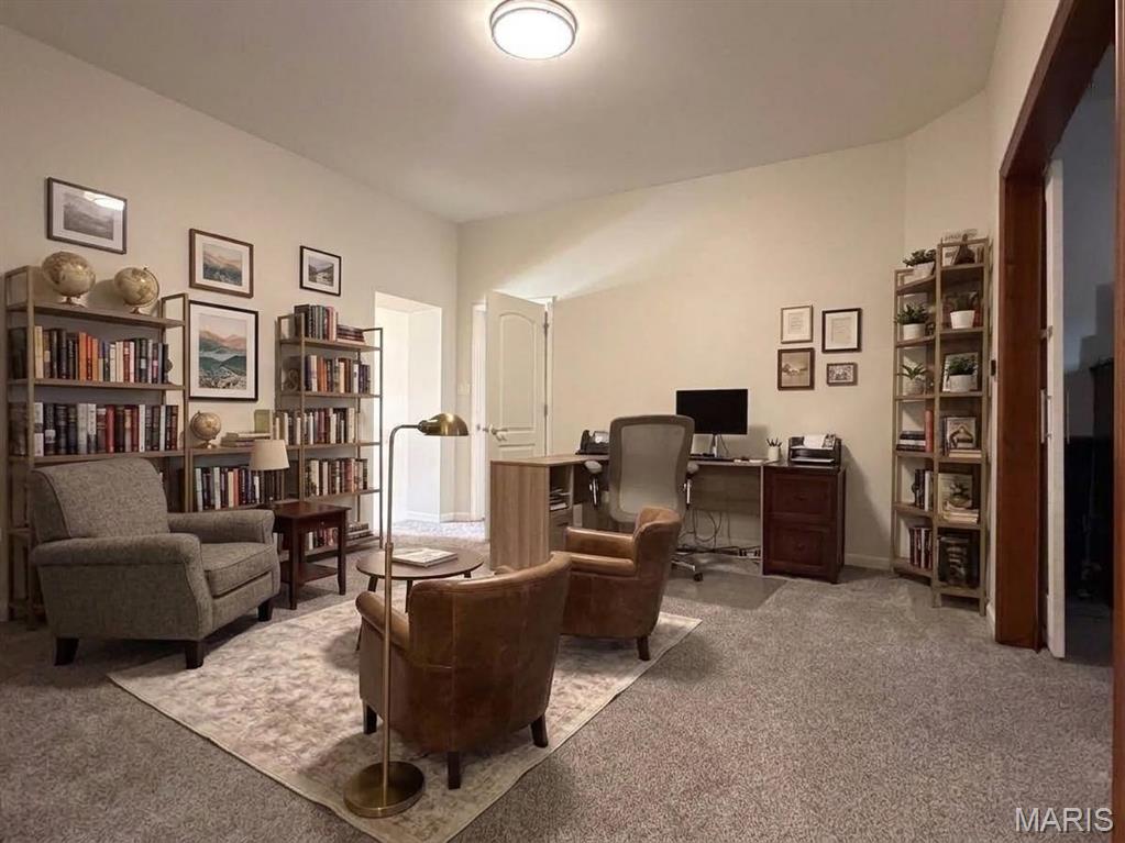 9 S Hickory Street Property Photo 7
