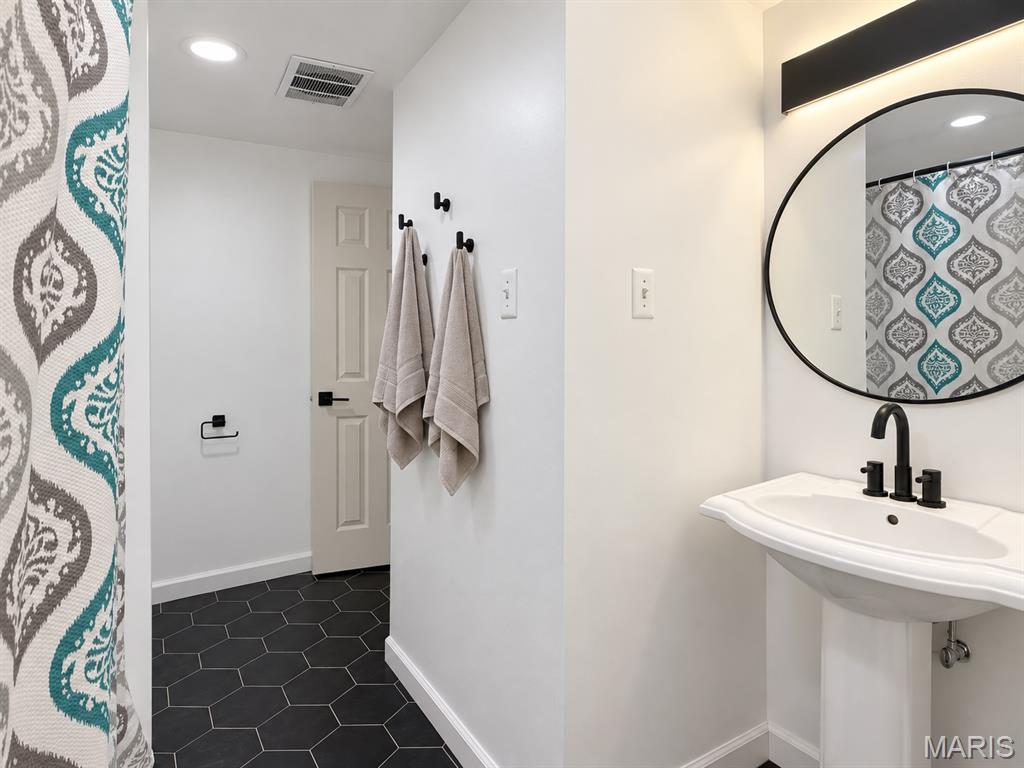 9 S Hickory Street Property Photo 16