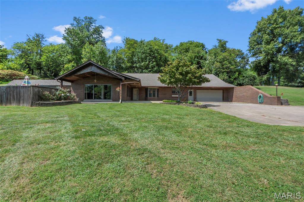 7 Greenbriar Lane Property Photo 1