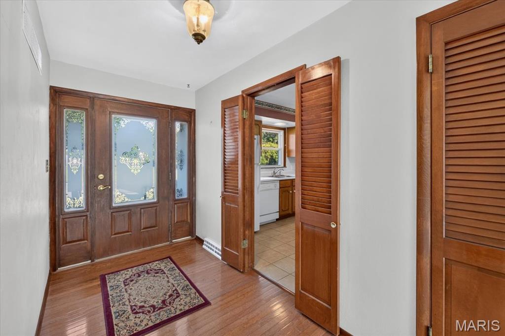 1608 Daleview Street Property Photo 5