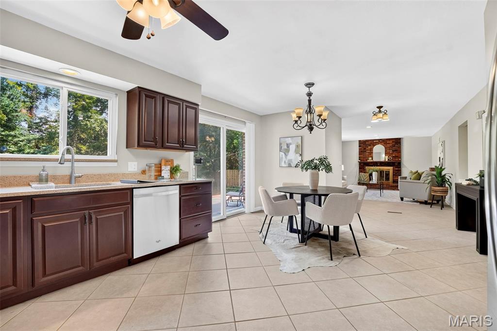 184 Gunston Hall Court Property Photo 15