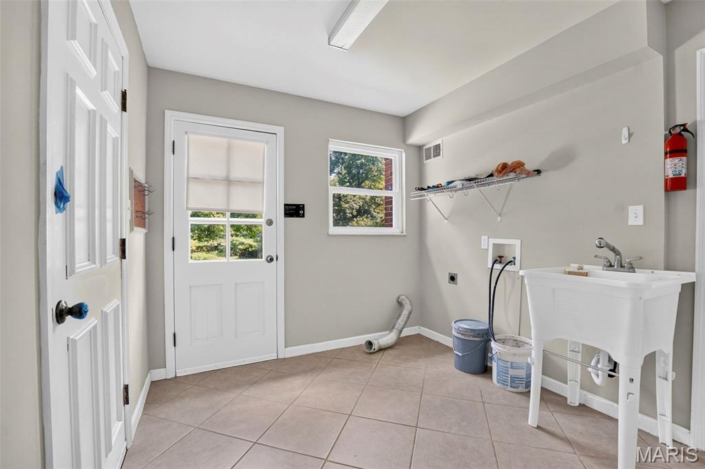 184 Gunston Hall Court Property Photo 18