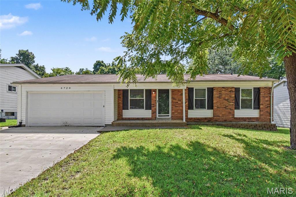 6720 Foxbend Court Property Photo 1
