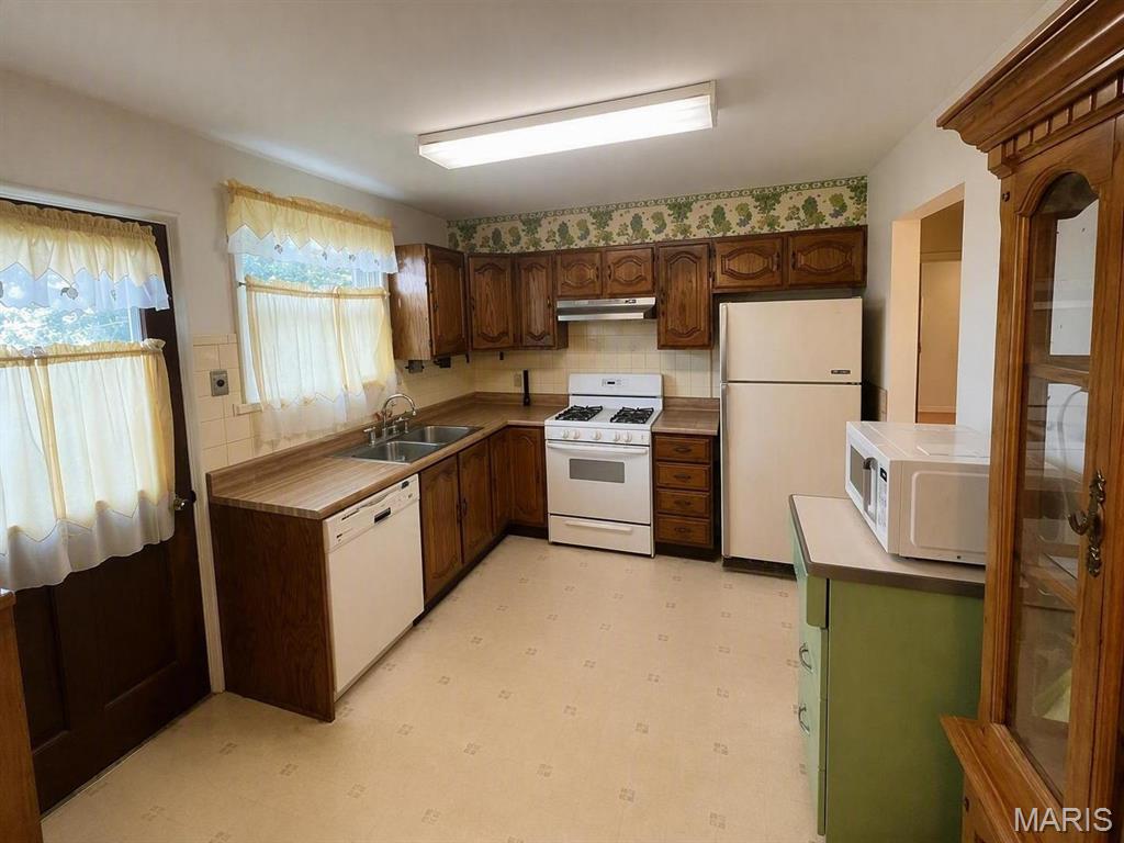 232 Newton Place Property Photo 2