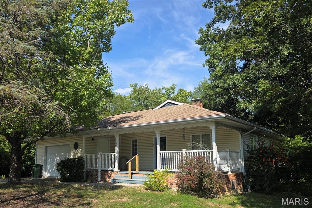 606 Greentree Road Property Photo 1