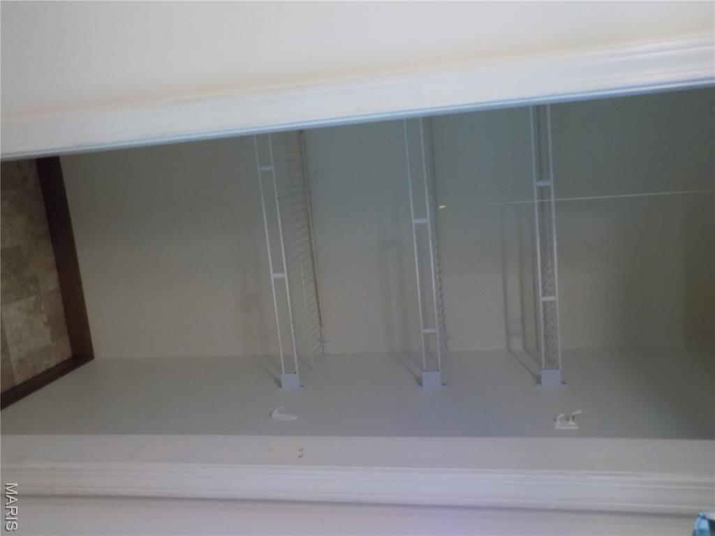606 Greentree Road Property Photo 16
