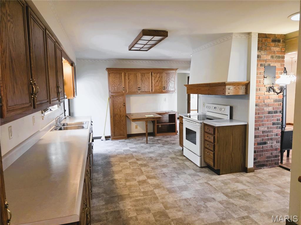 606 Greentree Road Property Photo 17