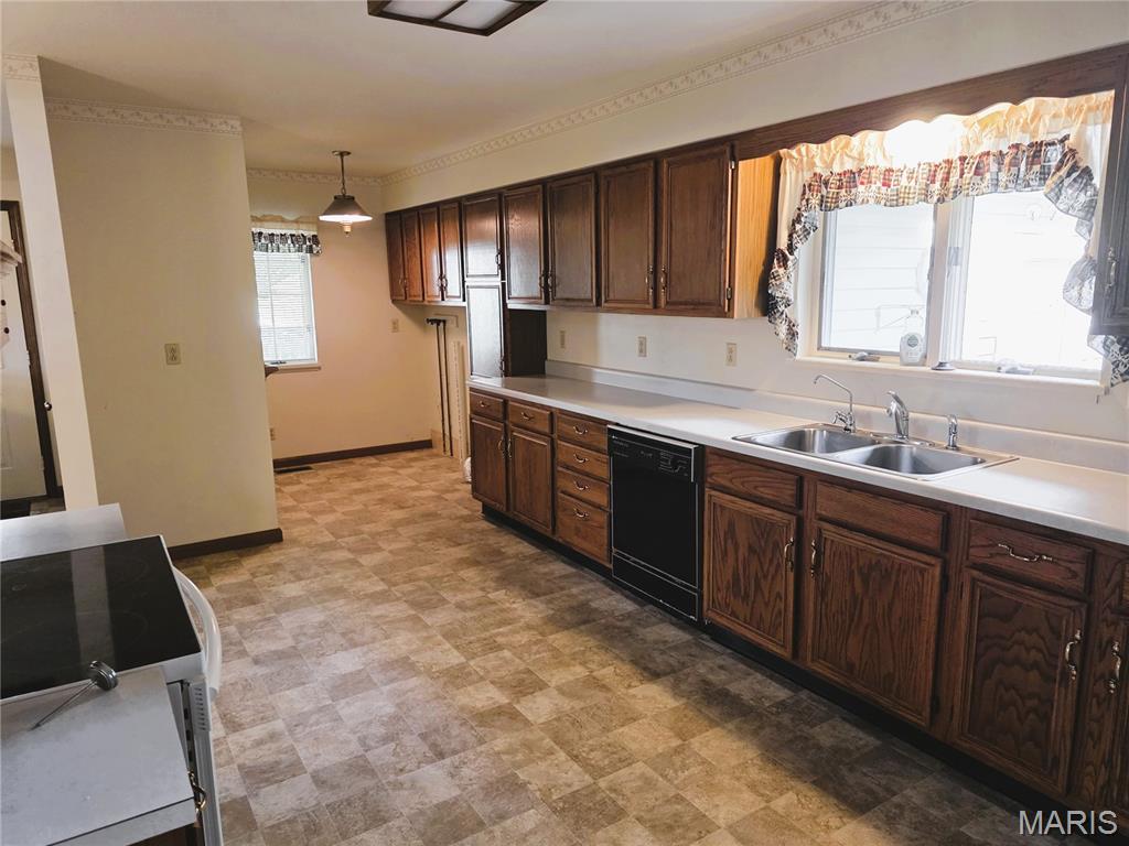 606 Greentree Road Property Photo 18