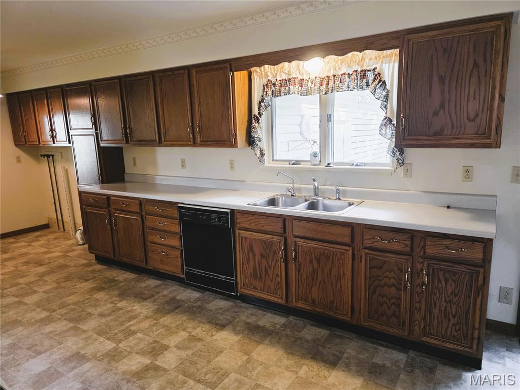 606 Greentree Road Property Photo 19