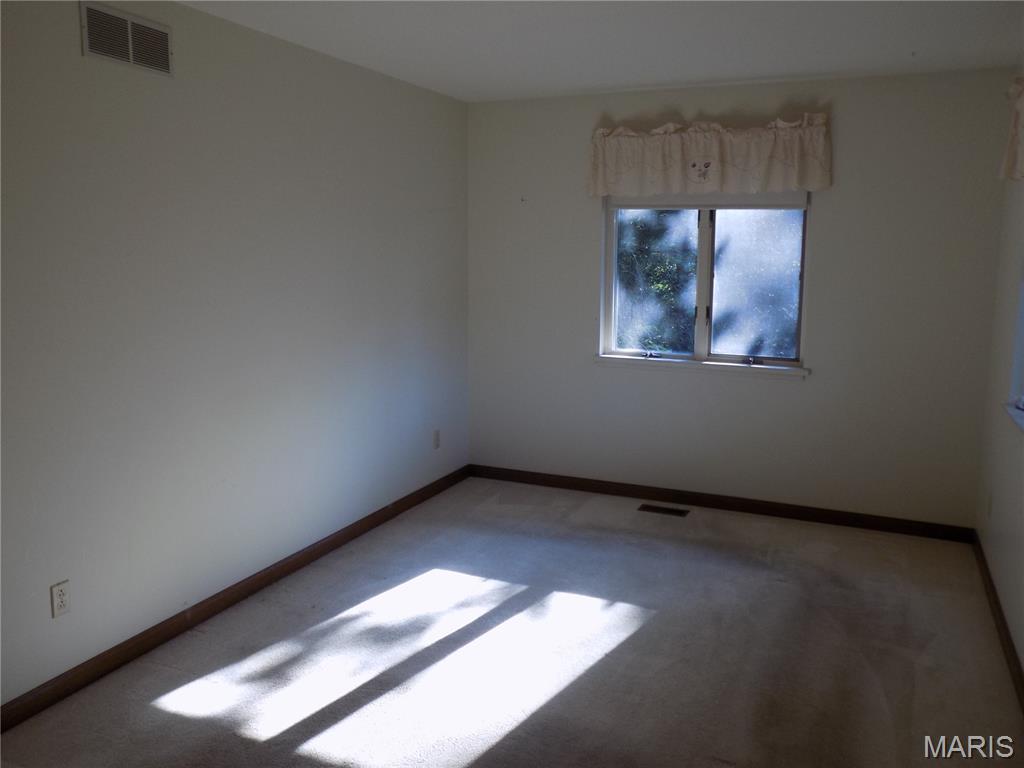 606 Greentree Road Property Photo 27