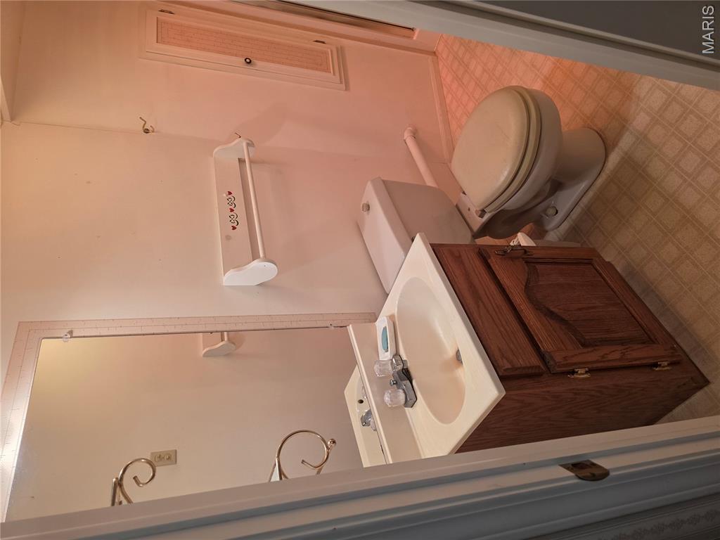 606 Greentree Road Property Photo 34