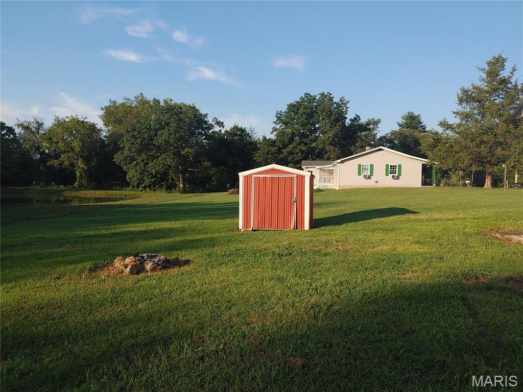 18513 Highway N Property Photo 5