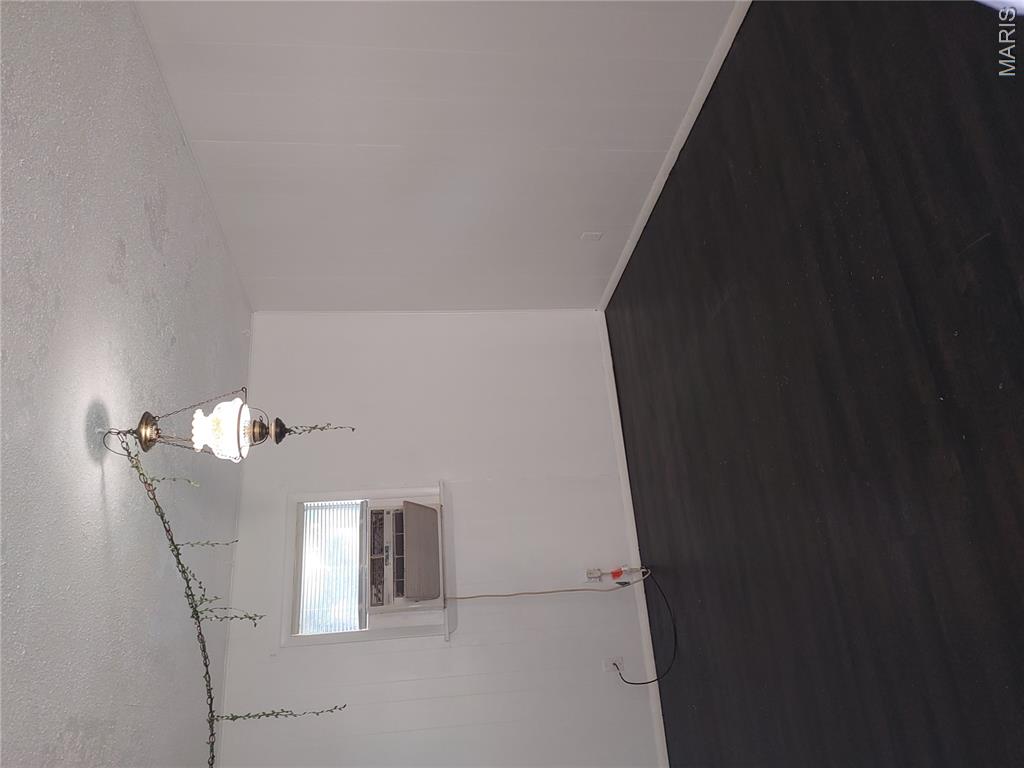 18513 Highway N Property Photo 10