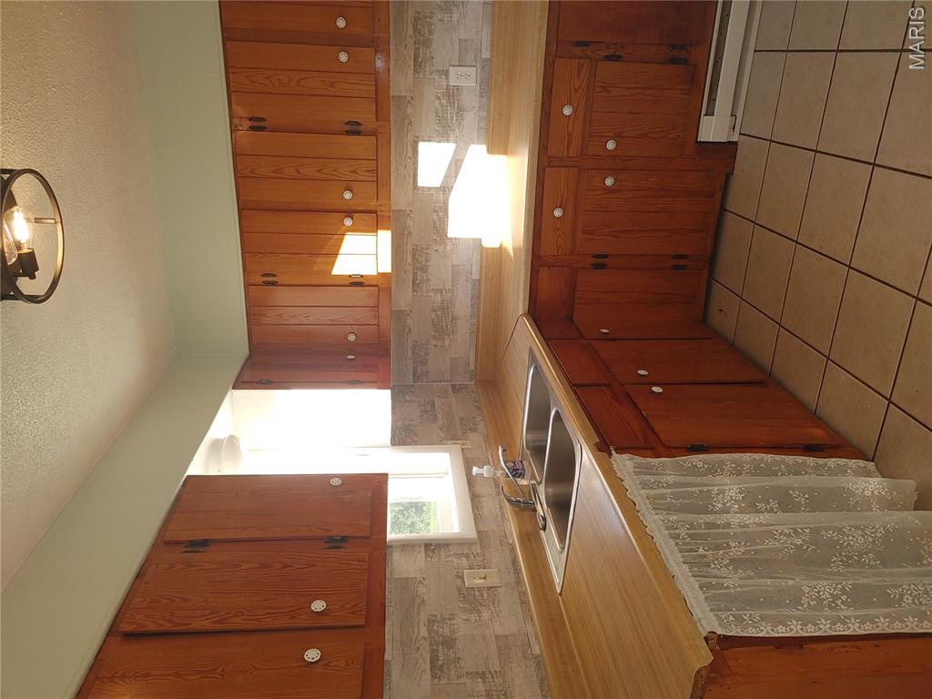 18513 Highway N Property Photo 18