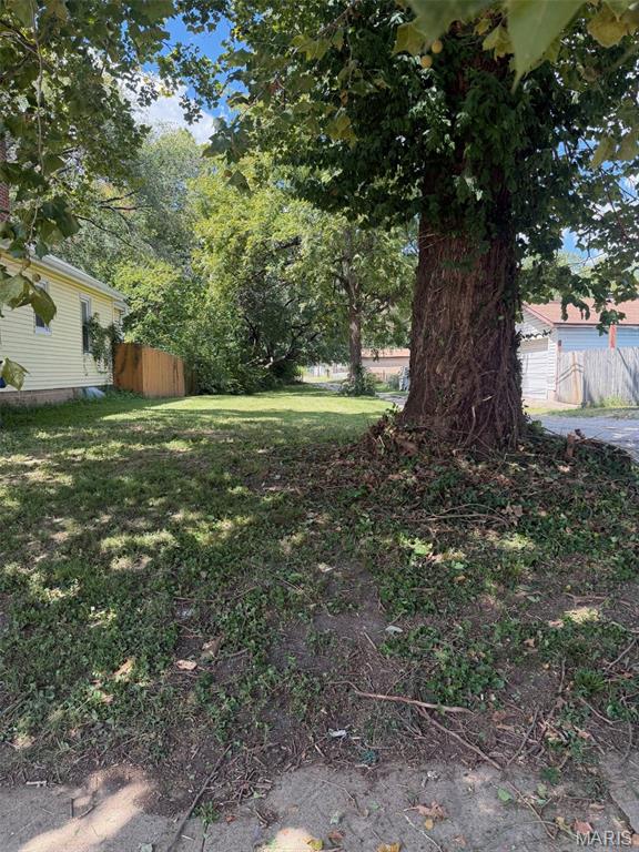 1527 Tamm Avenue Property Photo 1