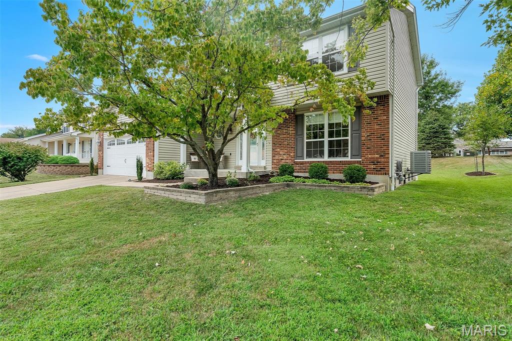 923 Haversham Drive Property Photo 2