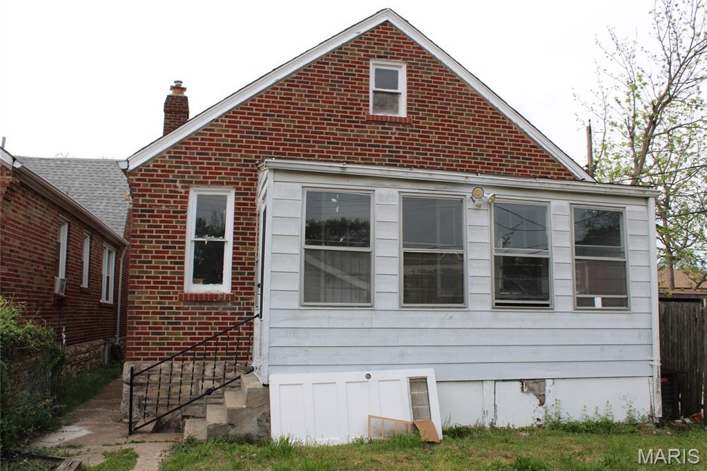 4006 Marcus Avenue Property Photo 2