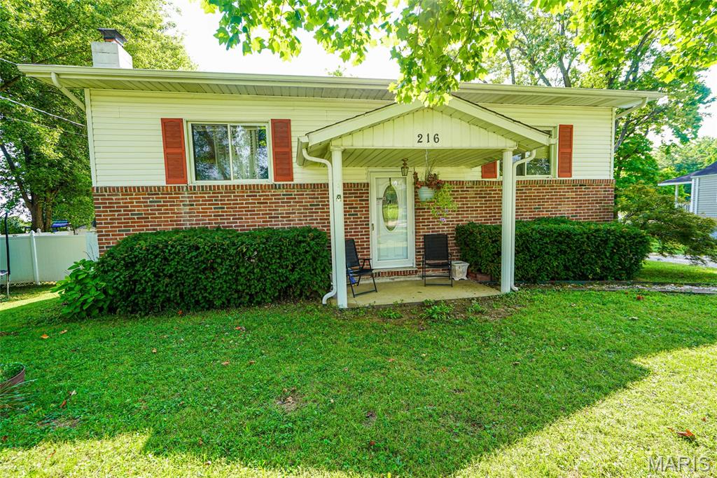 216 S Henderson Street Property Photo 1