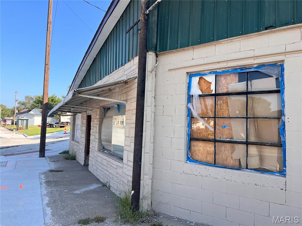 220 W Saint Louis Avenue Property Photo 1