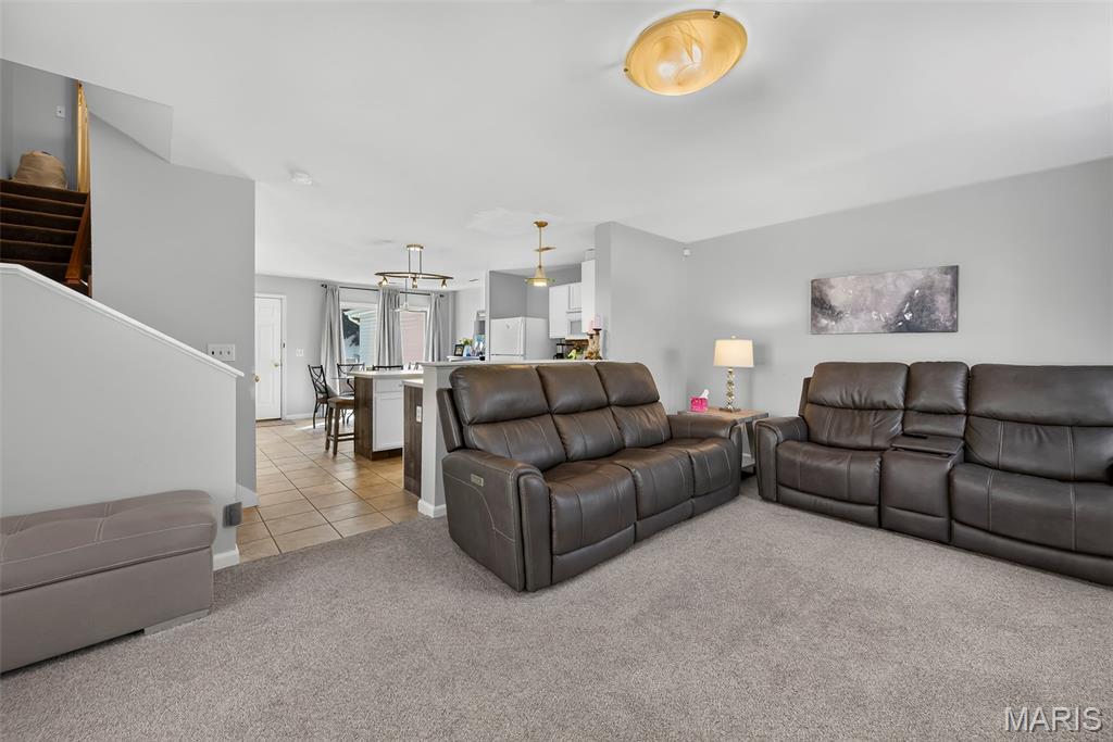425 Wild Oak Drive Property Photo 4