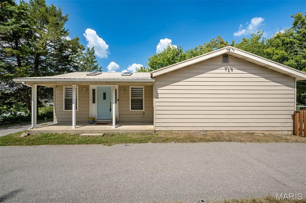 1734 Engle Drive Property Photo 2