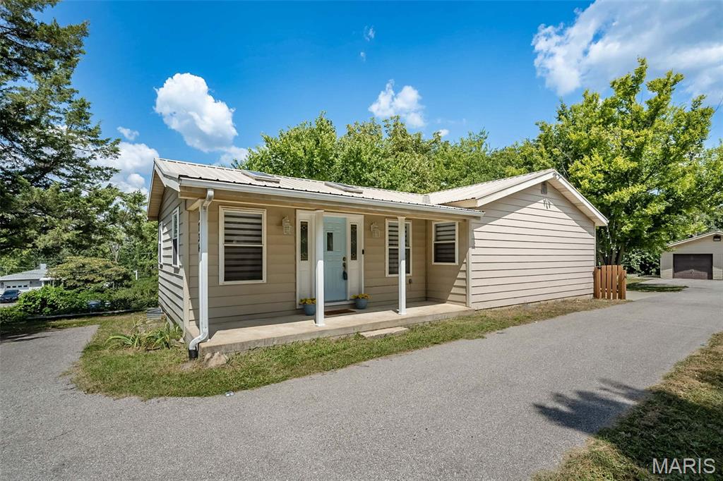 1734 Engle Drive Property Photo 3