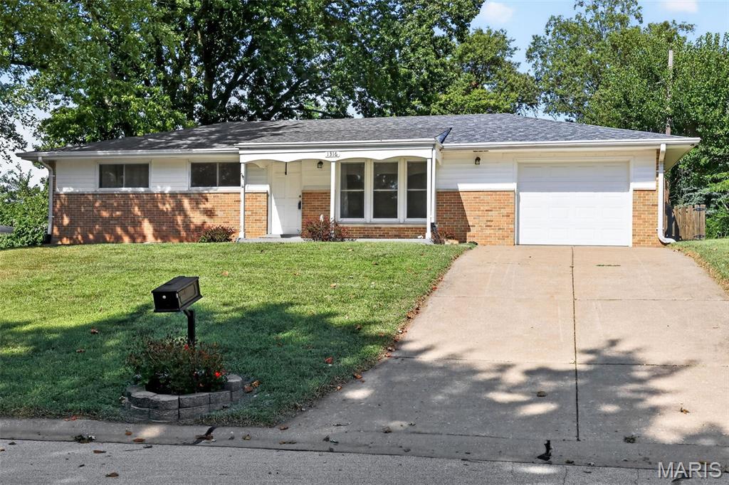 1316 Clearview Drive Property Photo 1