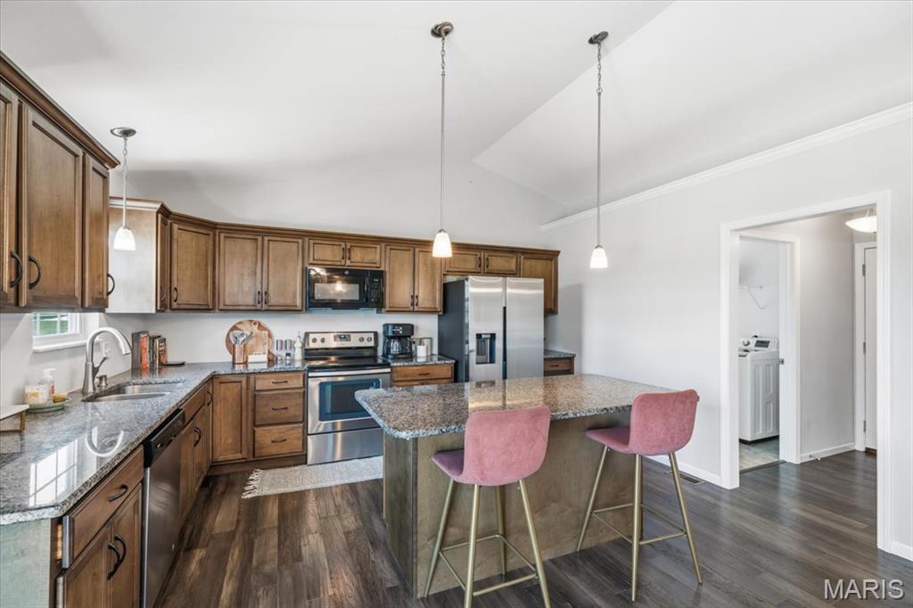 656 Lake Mead Court Property Photo 4