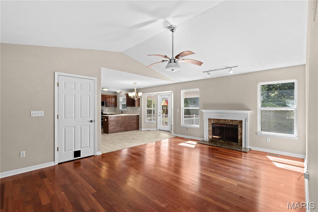 10 Bridle Spur Ct Court Property Photo 5