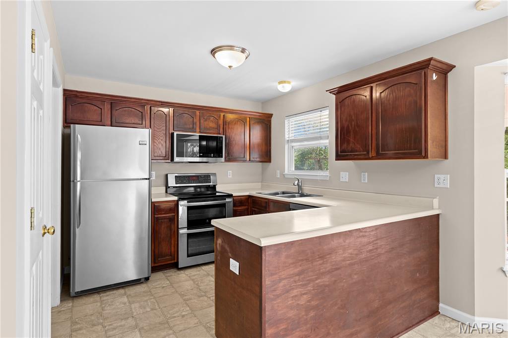 10 Bridle Spur Ct Court Property Photo 10