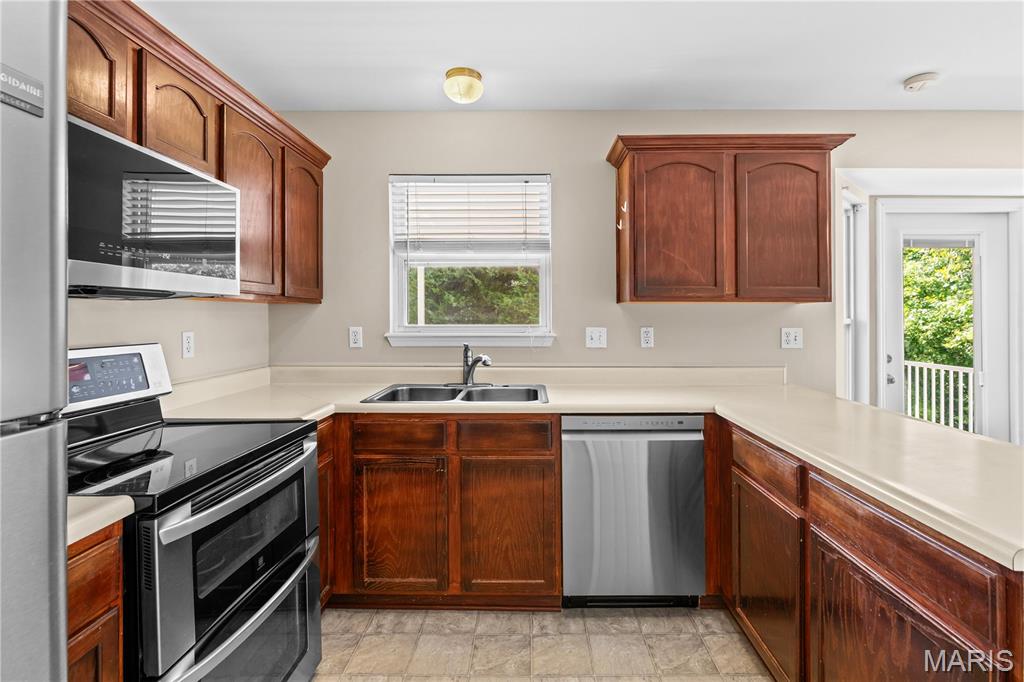 10 Bridle Spur Ct Court Property Photo 12
