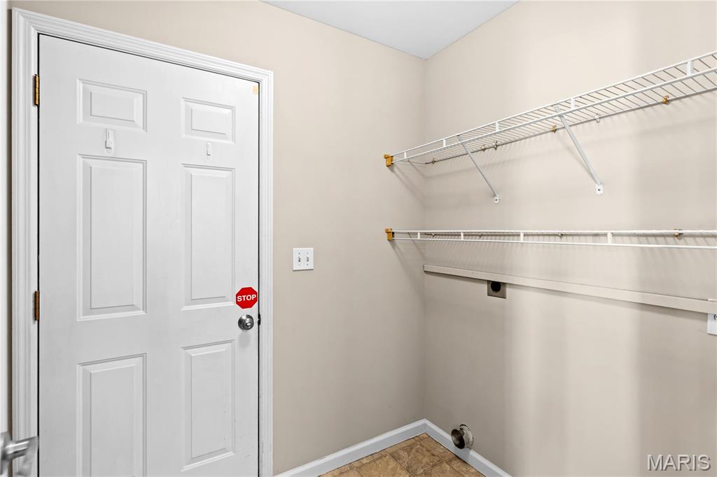 10 Bridle Spur Ct Court Property Photo 13