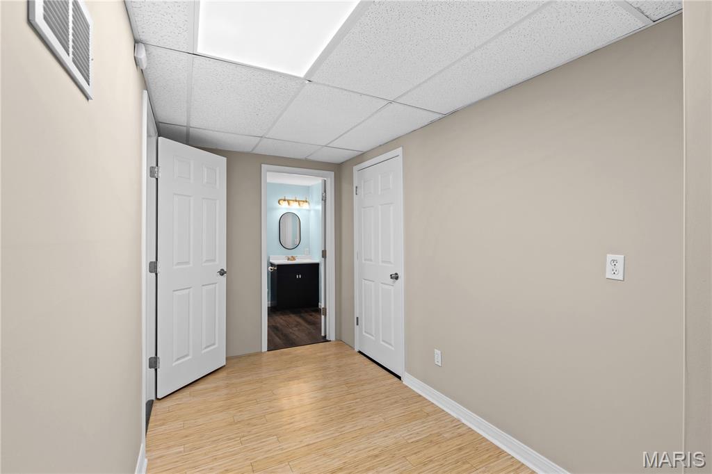 10 Bridle Spur Ct Court Property Photo 28