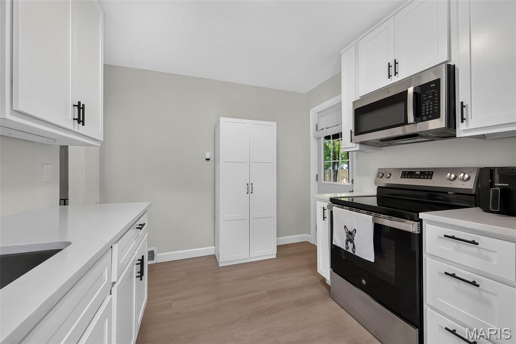 8640 S Grand Avenue Property Photo 14