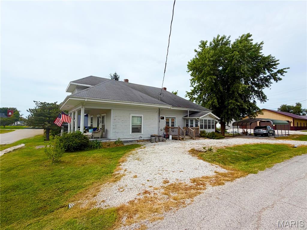 409 E Salling Street Property Photo 4