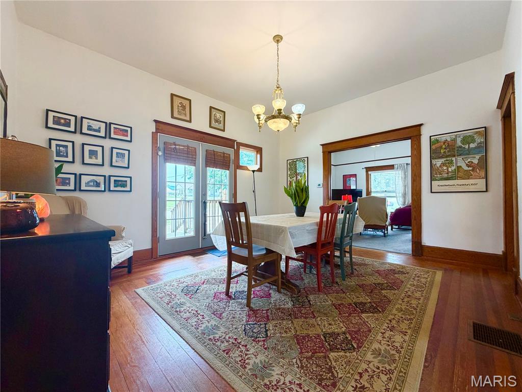 409 E Salling Street Property Photo 9