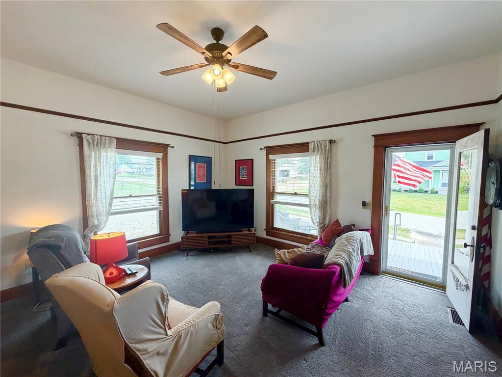 409 E Salling Street Property Photo 17