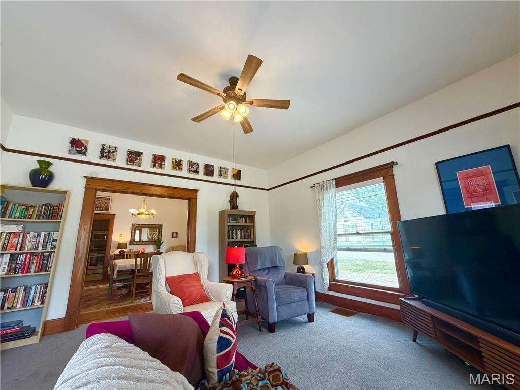 409 E Salling Street Property Photo 18