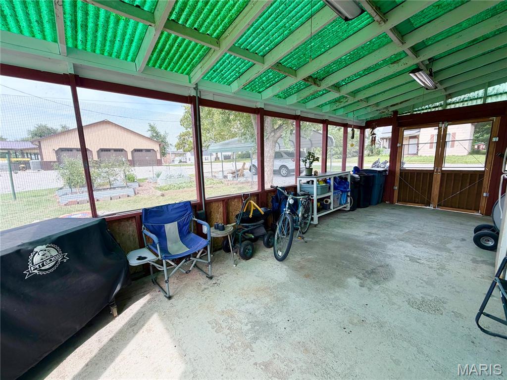 409 E Salling Street Property Photo 25