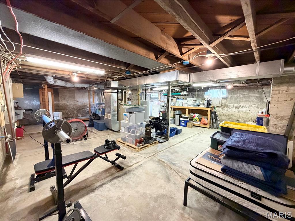 409 E Salling Street Property Photo 28