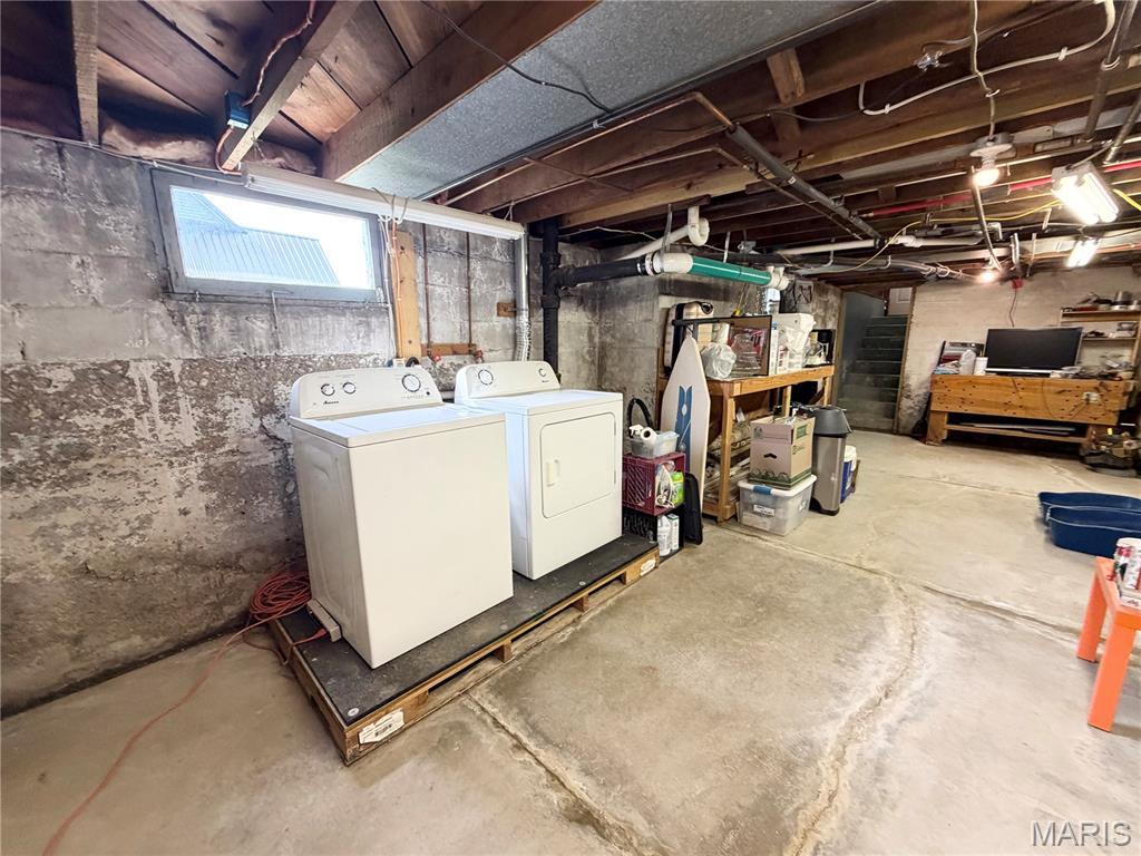 409 E Salling Street Property Photo 29