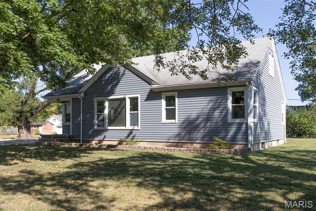 291 W 2nd Street Property Photo 6