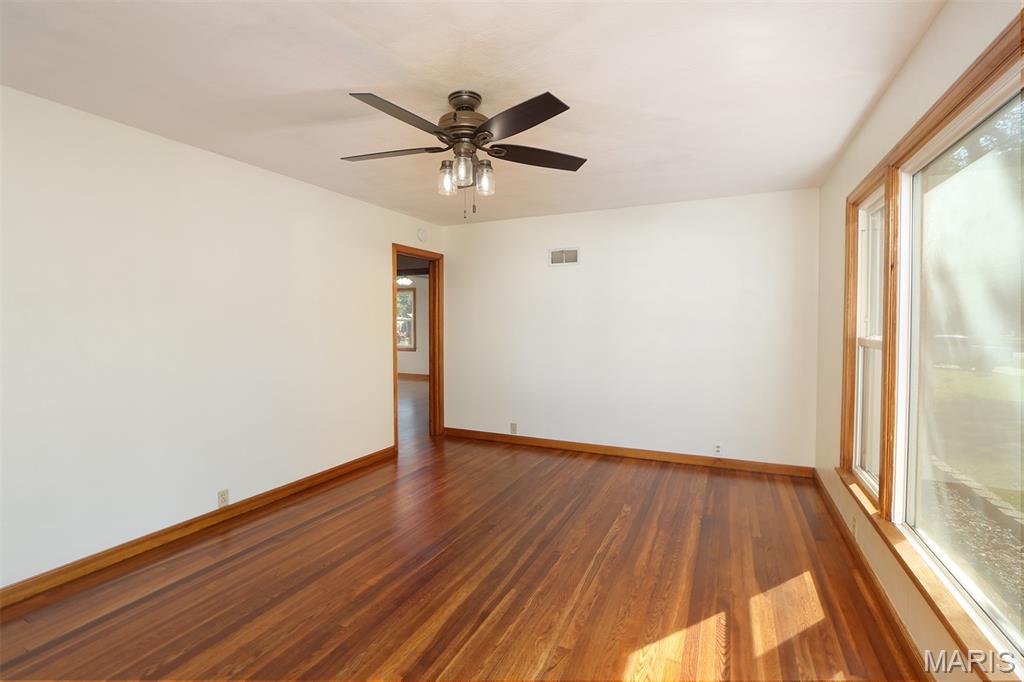 291 W 2nd Street Property Photo 11