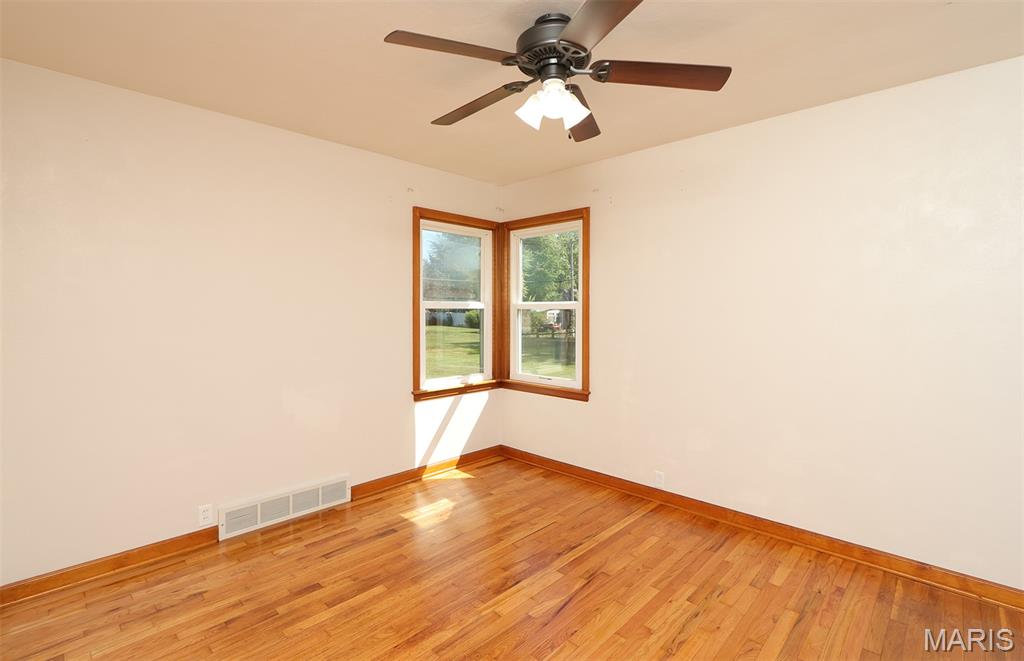 291 W 2nd Street Property Photo 20