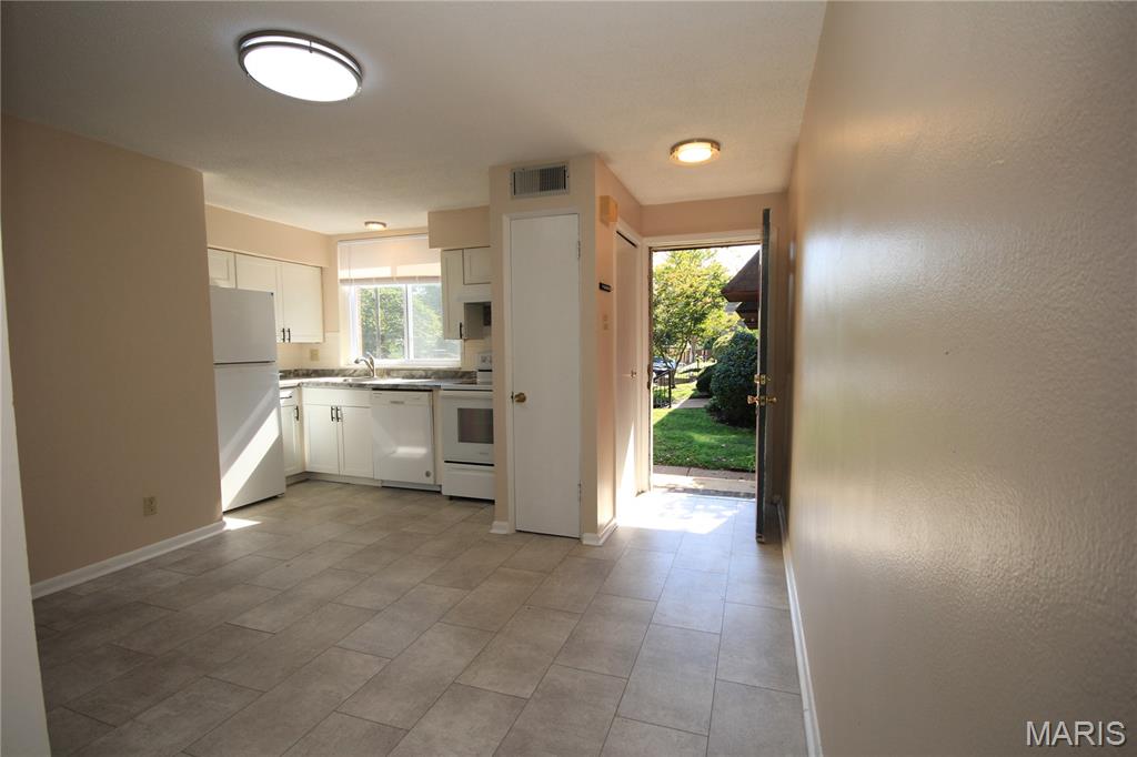 35 Tower Hill Court Property Photo 6