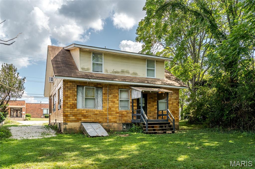 345 E Springfield Avenue Property Photo 6
