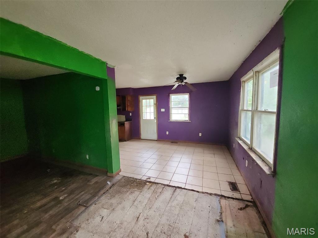 907 Rock Road Property Photo 3