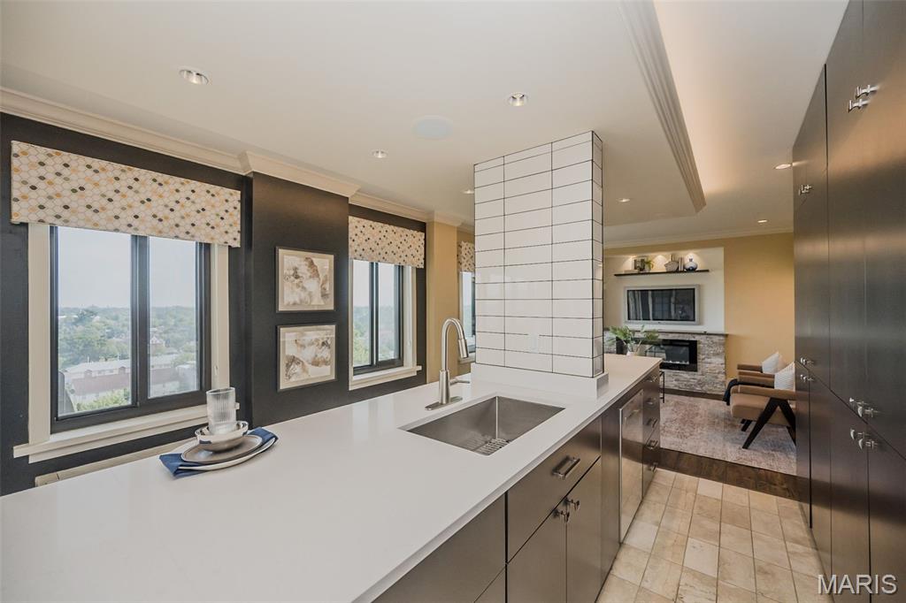 410 N Newstead Avenue 11e Property Photo 18