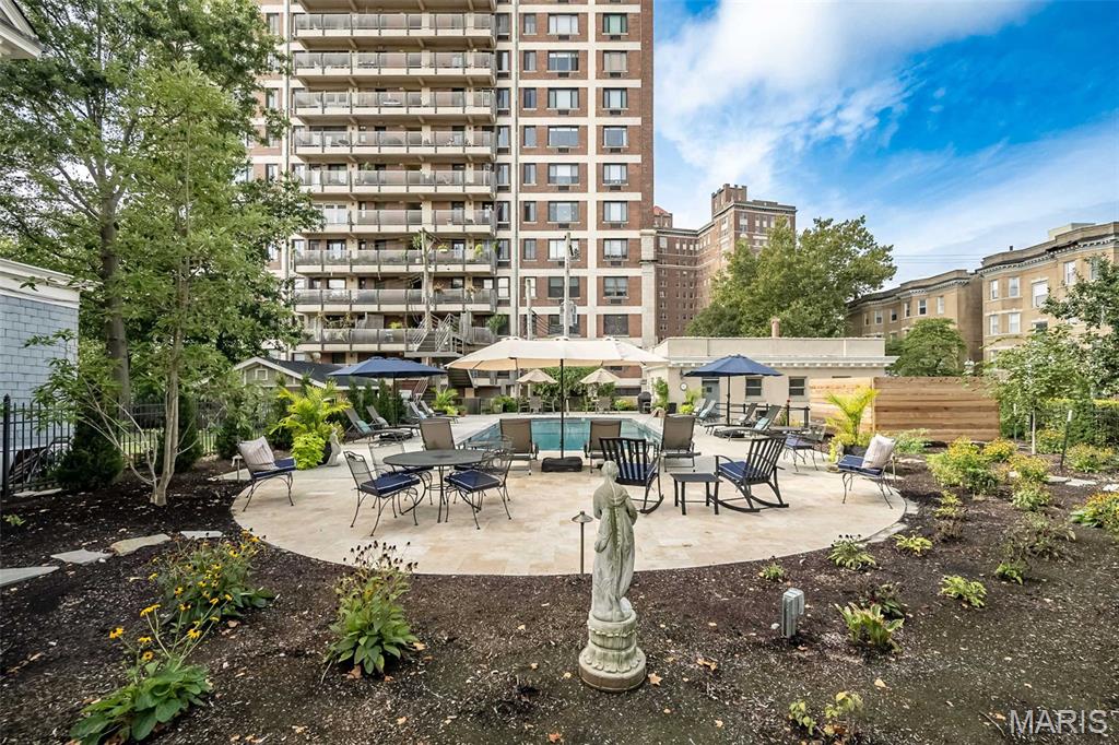 410 N Newstead Avenue 11e Property Photo 44