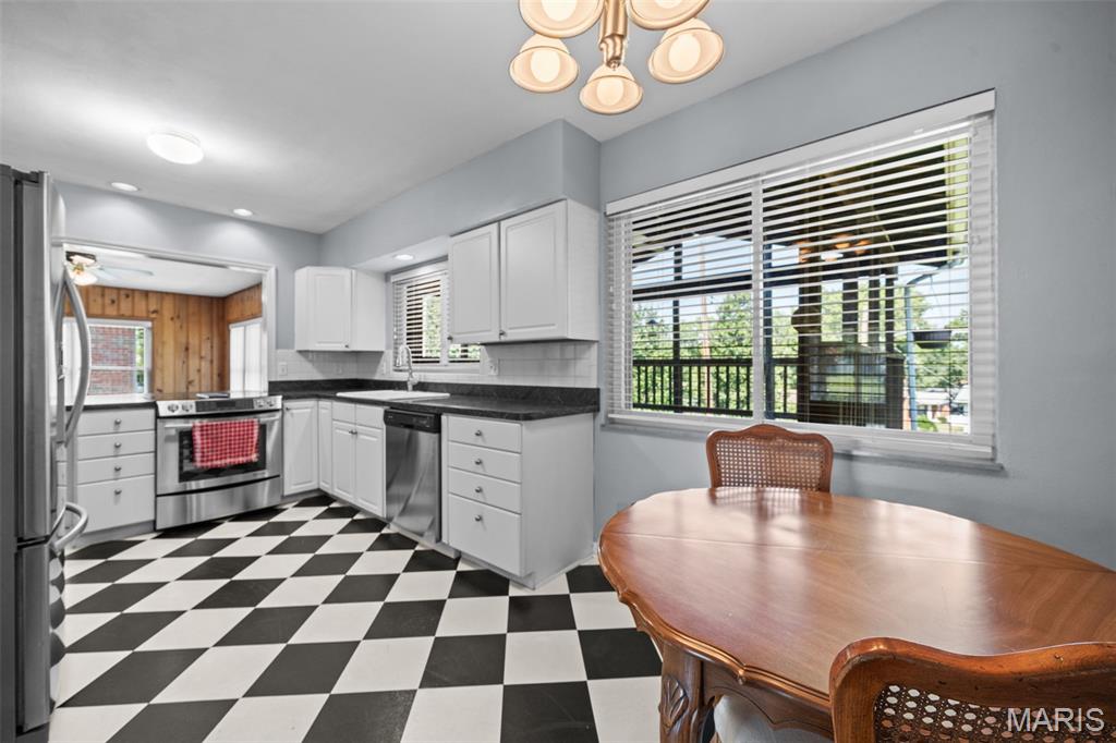 10609 Knollshire Drive Property Photo 9